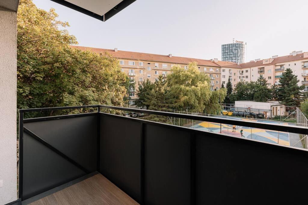 Stylish Apartment Retreat Μπρατισλάβα Εξωτερικό φωτογραφία