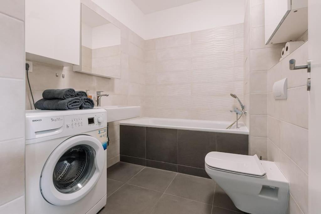 Stylish Apartment Retreat Μπρατισλάβα Εξωτερικό φωτογραφία